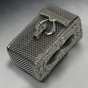 Vintage Vinaigrette Mesh Silver Tone Scent/Pill Box